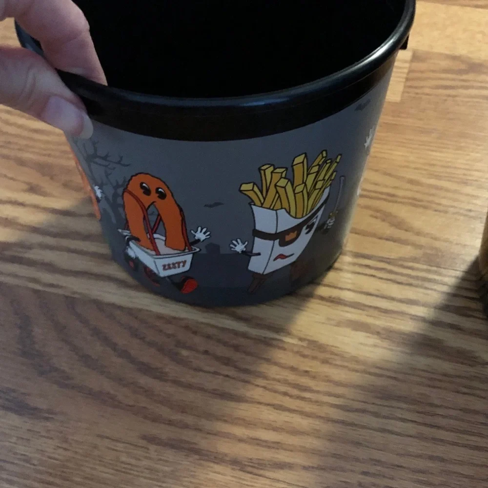 🛍️ Burger King Halloween Candy Bucket Set